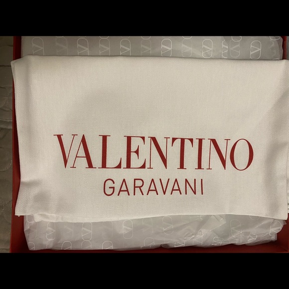 ROCKSTUD ANKLE STRAP SANDAL 90 MM - Picture 11 of 12